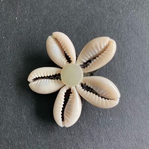 Shell lapel pin, perfect for a blazer!